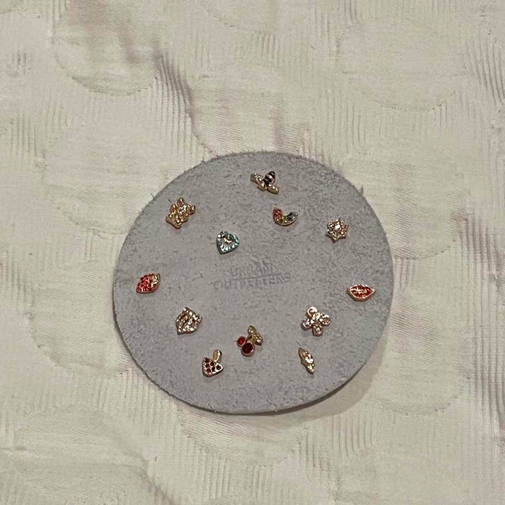 gold 💛 multicolor earring set 
urban outfitters accessories